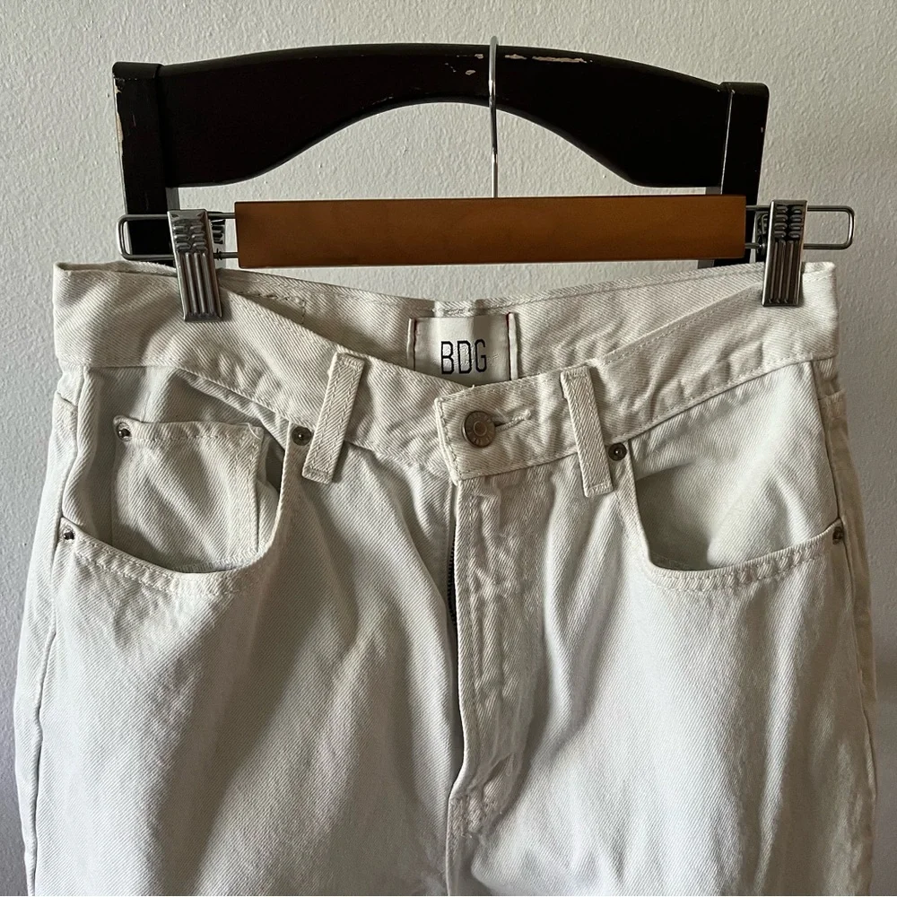 BDG light cream high rise baggy jeans, Sz 28 - Picture 2 of 5